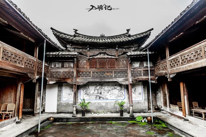 河南老汉钓到一只“乌龟”,其背插4支箭,专家:这一竿值18亿
